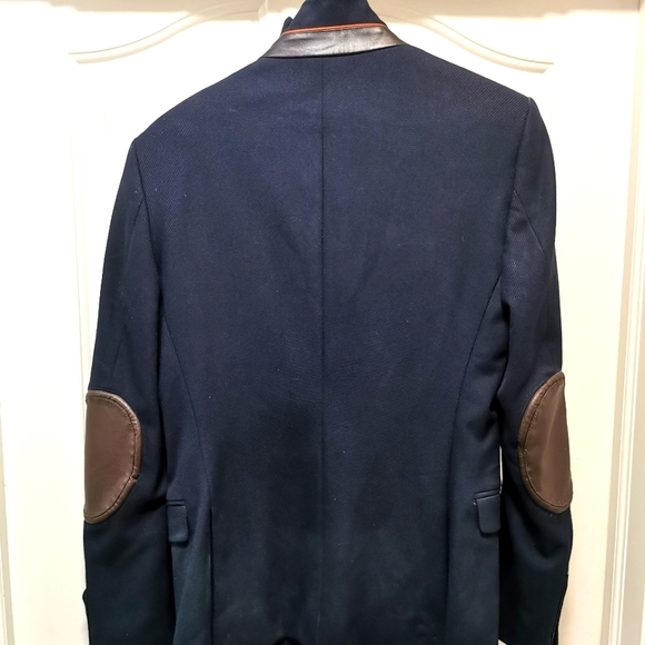 [Price Reduced - 2024] Zara Denim Blazer (M) - Picture 4 of 8